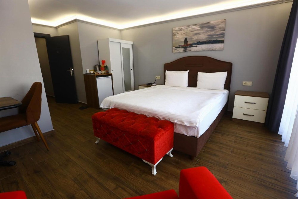 Zendy Suite Hotel