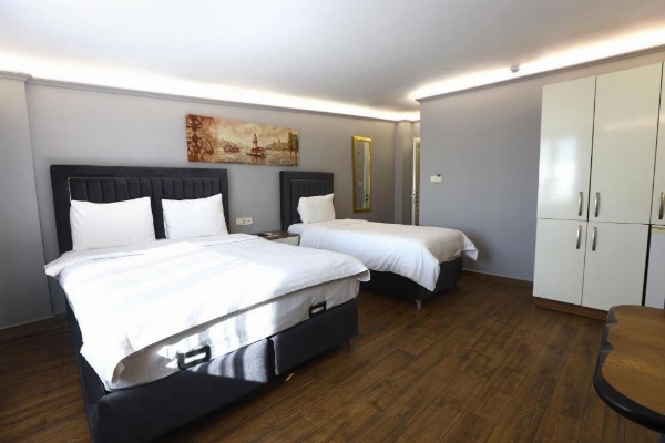 Zendy Suite Hotel image 5