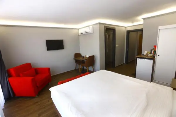 Zendy Suite Hotel 7